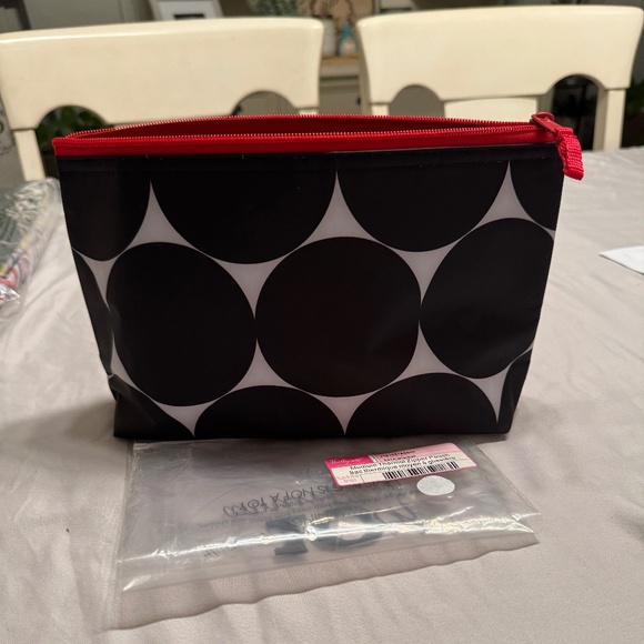 Thirty-one Medium Thermal Zipper Pouch - Picture 1 of 4